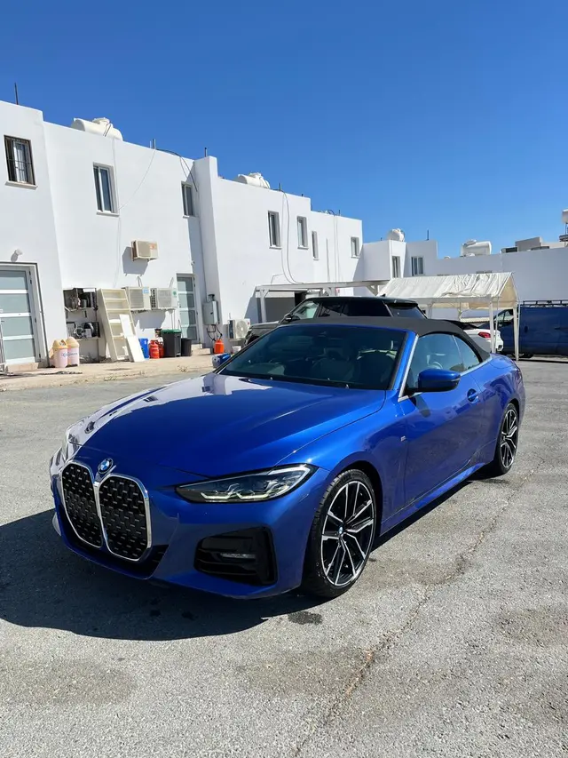 2022 BMW 420i M-Sport Convertible — photo 2 of 8