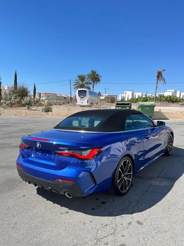 2022 BMW 420i M-Sport Convertible — photo 3 of 8