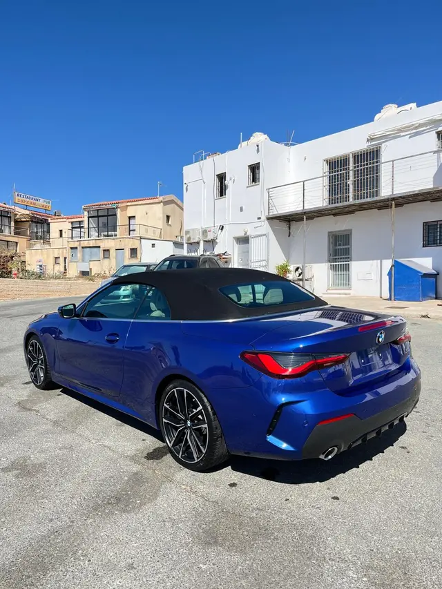 2022 BMW 420i M-Sport Convertible — photo 4 of 8