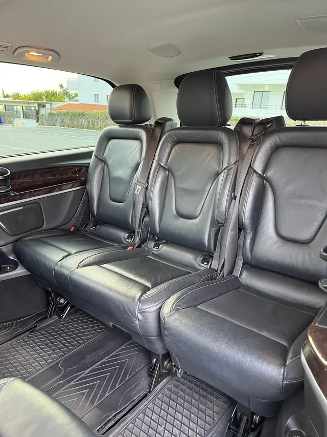 2017 Mercedes-Benz V220d Long — photo 9 of 12